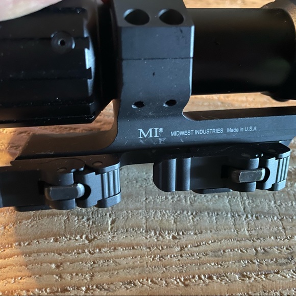 Burris RT-6 illuminated 1-6 power scope with Midwest Industries mount. New cond. - Picture 4 of 6